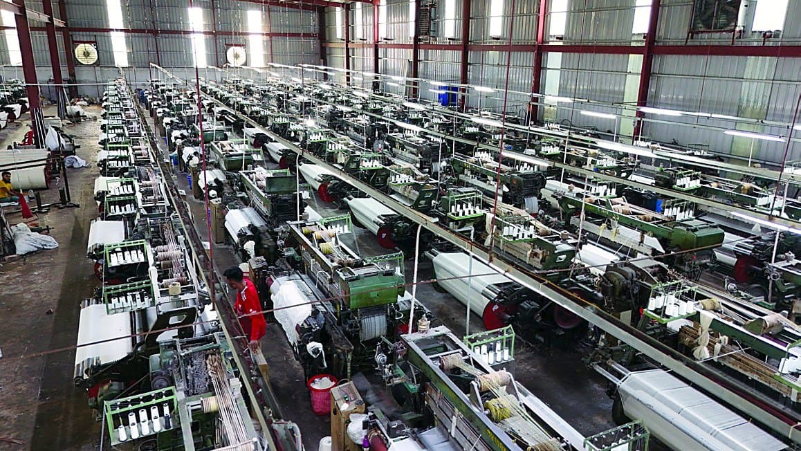 Power loom weaving floor
